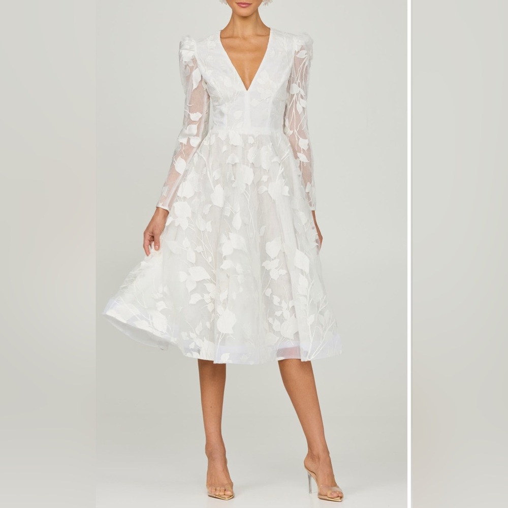 Chic White Floral Long Sleeve Dress